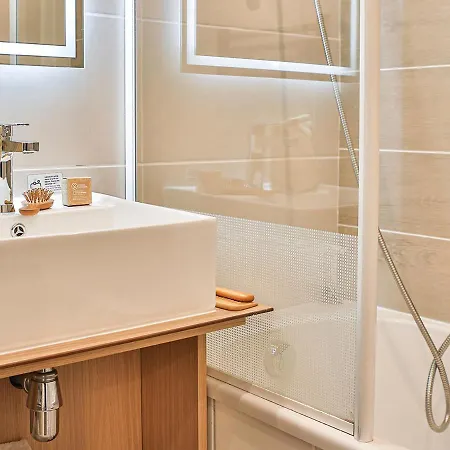 Pierre & Centre Aparthotel 3*