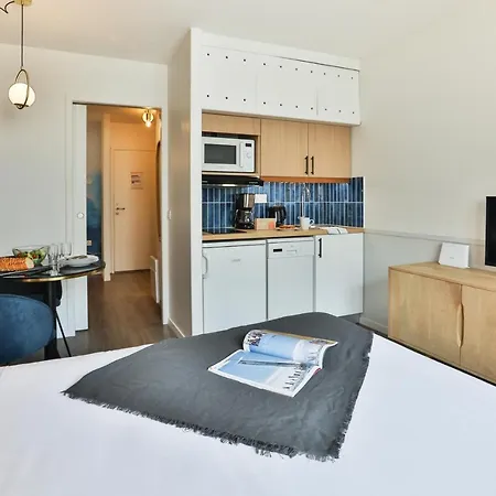 Pierre & Centre Aparthotel 3*