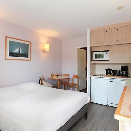 レジデンス ピエール ＆ バカンス サントル 3* ラ・ロシェル