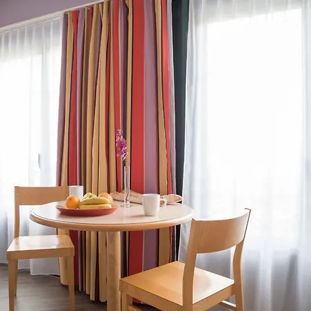 アパートホテル レジデンス ピエール ＆ バカンス サントル ラ・ロシェル