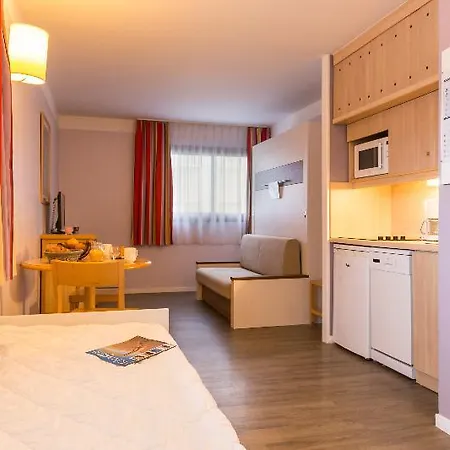 アパートホテル レジデンス ピエール ＆ バカンス サントル ラ・ロシェル