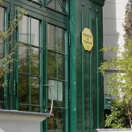 Апарт-отель Pierre & Centre 3*