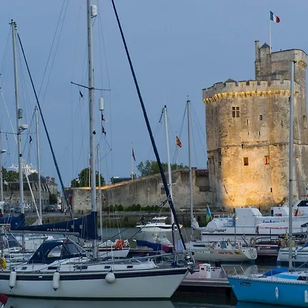 レジデンス ピエール ＆ バカンス サントル アパートホテル 3*