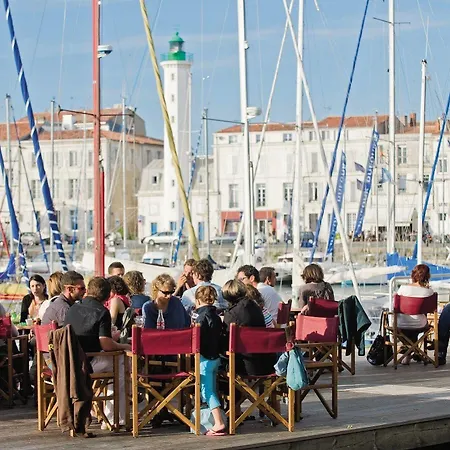 Pierre & Centre Апарт-отель Ла-Рошель