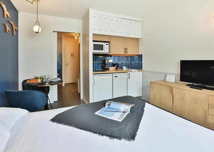 Pierre & Centre Aparthotel 3*