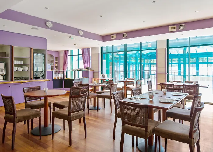 Pierre & Centre Ла-Рошель