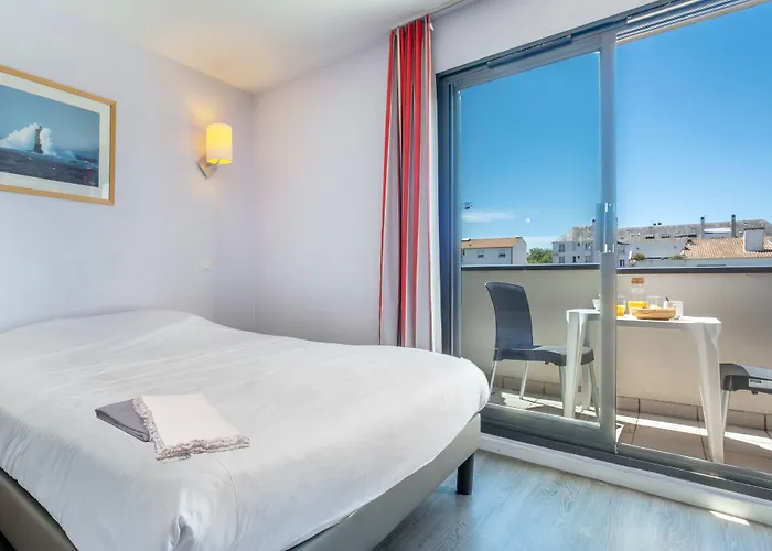 Pierre & Centre Aparthotel 3*